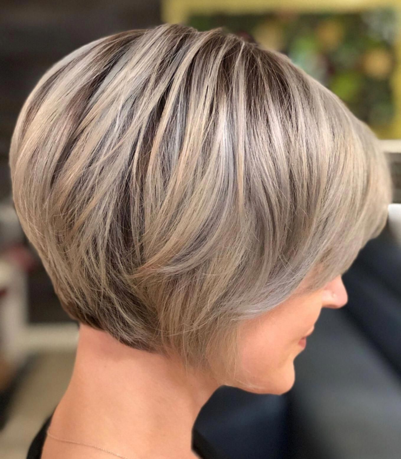 9 Super Chic Jaw-Length Layered Bob in 2024