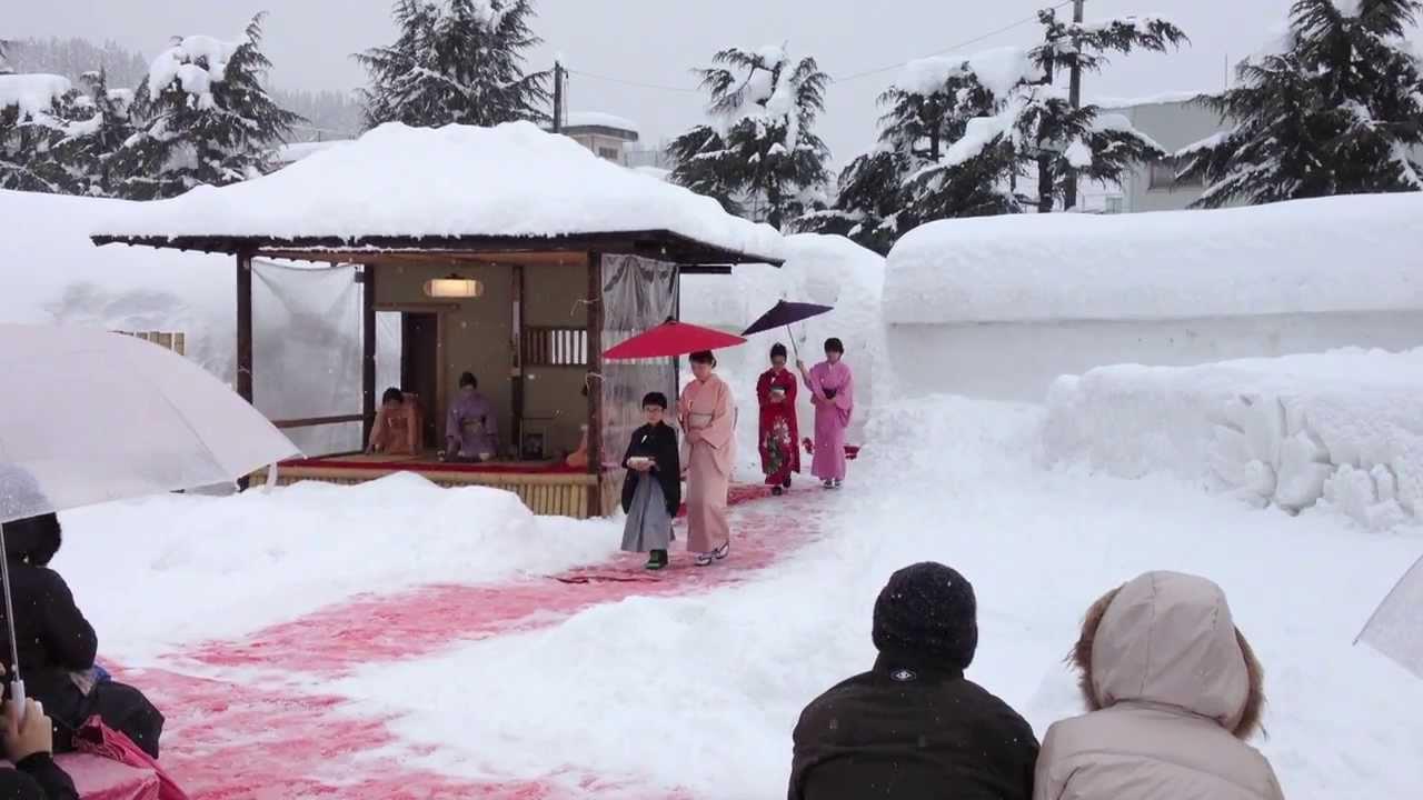Découvrez le Tokamachi Snow Festival au Japon.