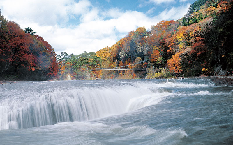 Going up Fukiware Waterfalls in Japan 3